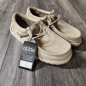 New Hey Dude Wally Shoes Mens 8 Womens 10 Beige Lightweight Comfort Loafers